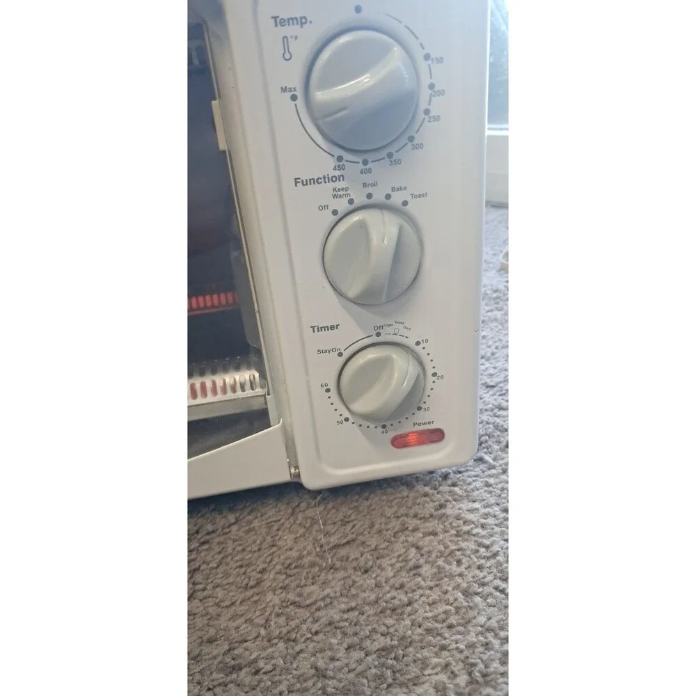 Toastmaster Countertop Toaster Oven Broiler White W/ Pan Tray Convection